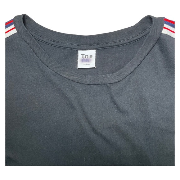 TNA Black T-shirt - Picture 4 of 4